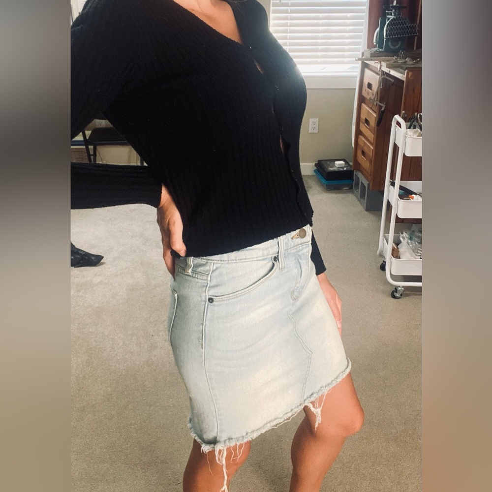 Universal Thread Raw Hem Denim Mini Skirt 2/26